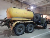 Грузовой цистерна ЗИЛ-131.